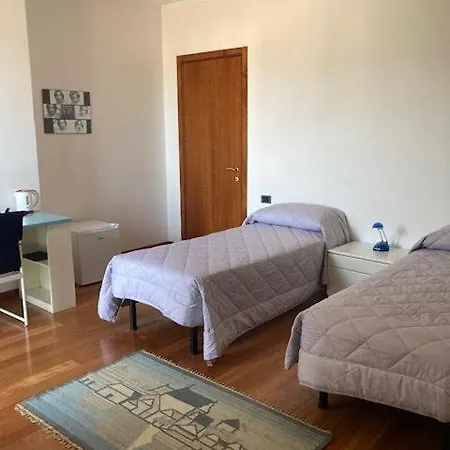 Alojamento de Acomodação e Pequeno-almoço Casa Ivana *